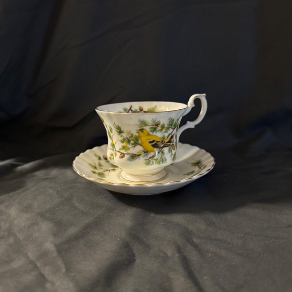 Royal Albert “Woodland Series” 4 set Tea cups and Saucers - Picture 6 of 13